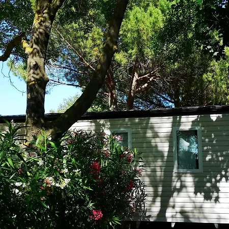Camping Le Fou Du Roi Lansargues
